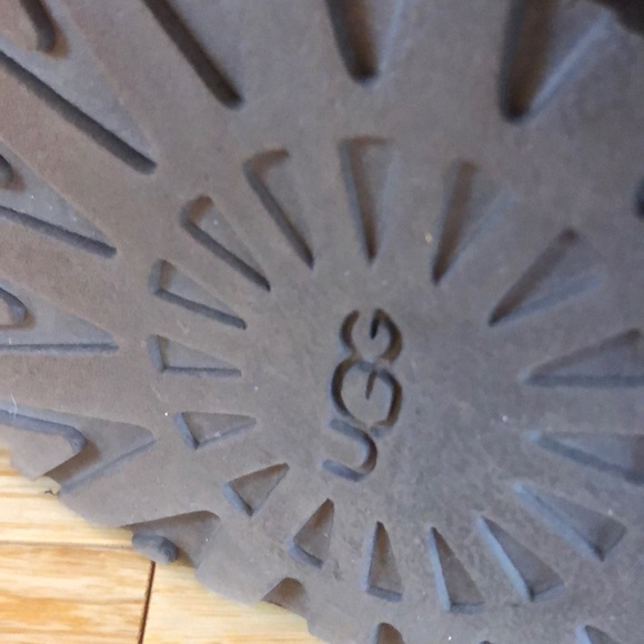 bailey button II boot in chocolate; size 8 - Picture 3 of 4